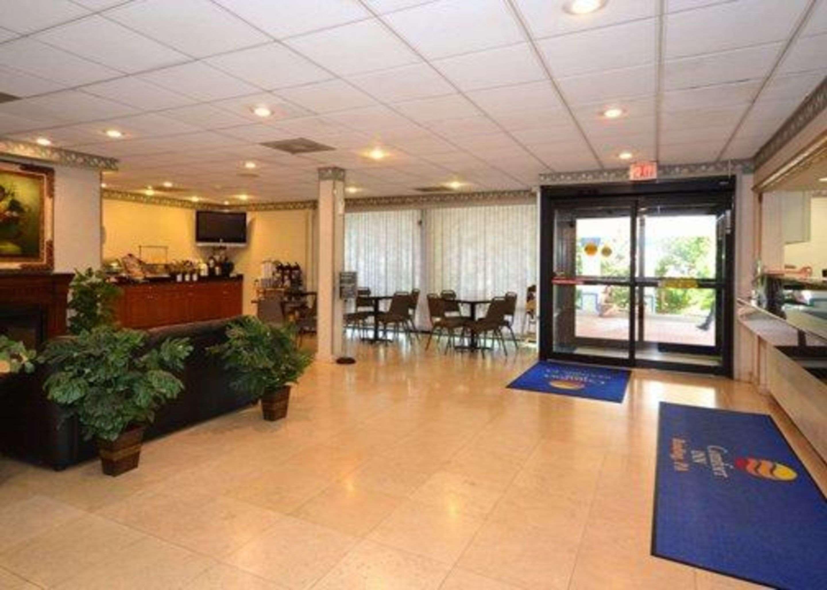 Surestay Plus By Best Western Reading North Экстерьер фото