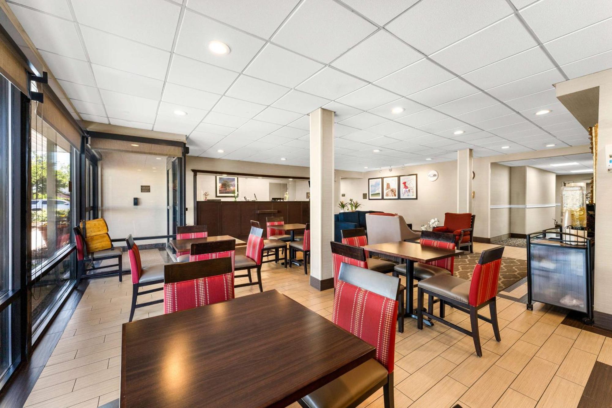 Surestay Plus By Best Western Reading North Экстерьер фото
